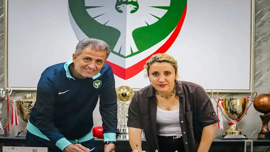 Cemal Cengizoğlu, Amedspor kadın futbol takımında göreve başladı