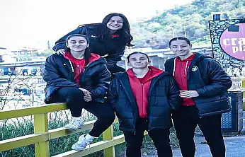 Kritik maç öncesi Amedspor Kadın Takımı sahilde moral buldu