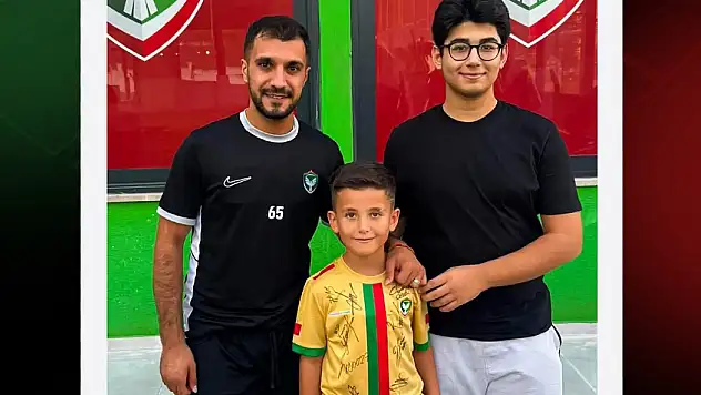 Amedspor ağlayan minik taraftara galibiyet hediyesi