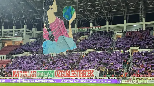Amedspor'da kadınlar günü coşkusu: Eş başkanlar tribünde