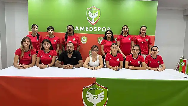 Amedspor kadın futbol takımı, yeni sezon hazırlıklarına Diyarbakır'da devam ediyor