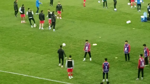 Amedspor-Şanlıurfaspor: İlk 11'ler Belli Oldu Amedspor-Şanlıurfaspor maçı başlamak üzere video ve görüntüler