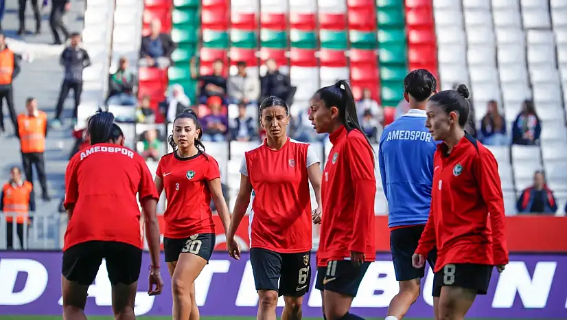 Amedspor Kadın Futbol Takımı, Trabzonspor'a 2-0 yenildi: Kadın taraftarlardan anlamlı destek