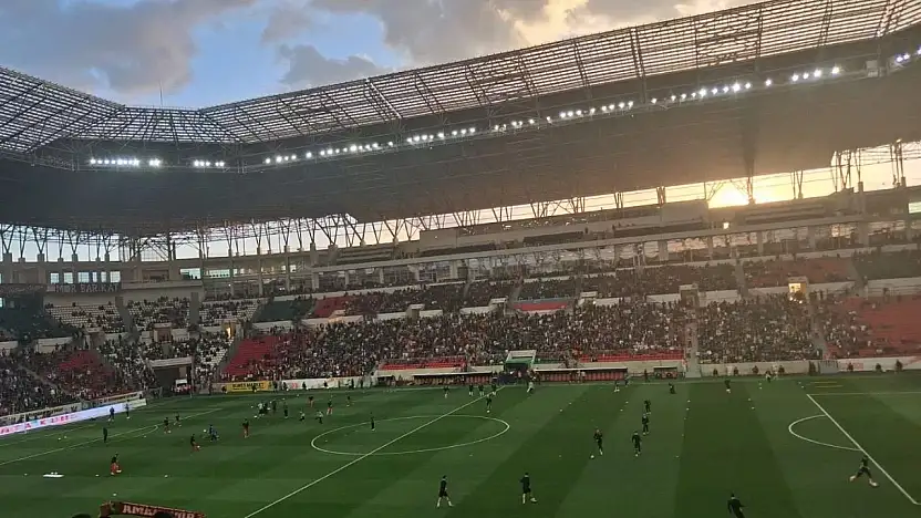 Diyarbakır Stadı doldu taştı! Amedspor'a müthiş destek