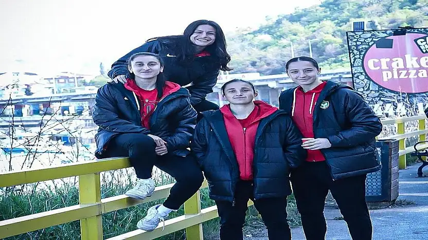 Kritik maç öncesi Amedspor Kadın Takımı sahilde moral buldu