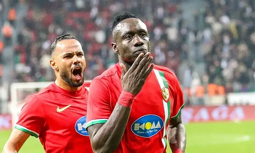 Diagne tarihin peşinde! Rekora sadece 4 gol kaldı